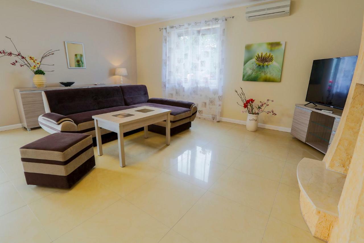 Louisapark Villa Lagow  Luaran gambar